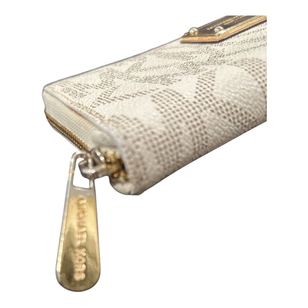 Michael Kors Jet Set Item Vanilla Zip Around Continental Wallet Vanilla - Picture 7 of 9